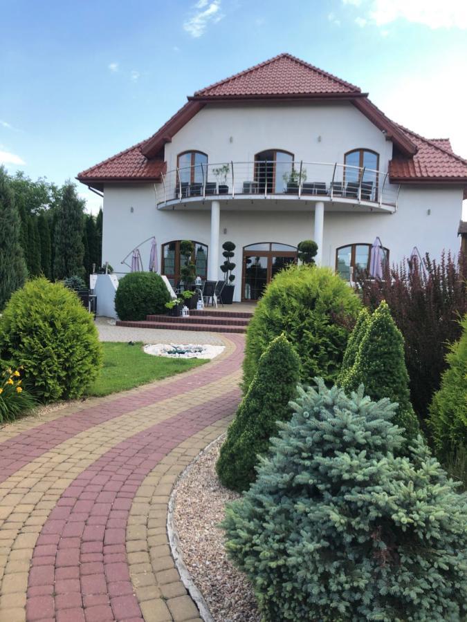ホテル Rezydencja Szmaragdowy Ogrod Konstantynów Łódzki エクステリア 写真